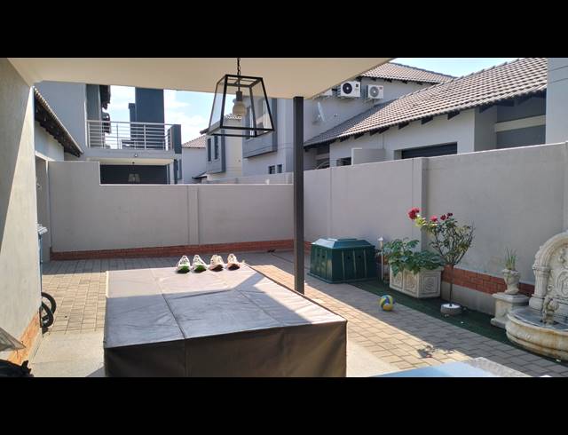 3 BEDROOM DUPLEX FOR SALE IN EQUESTRIA